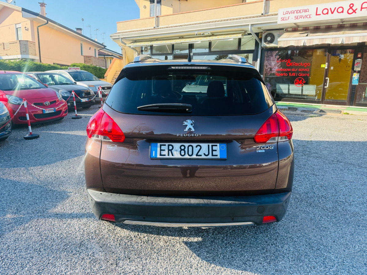 Peugeot 2008 e-HDi 115 CV Stop&Start Allure (6)