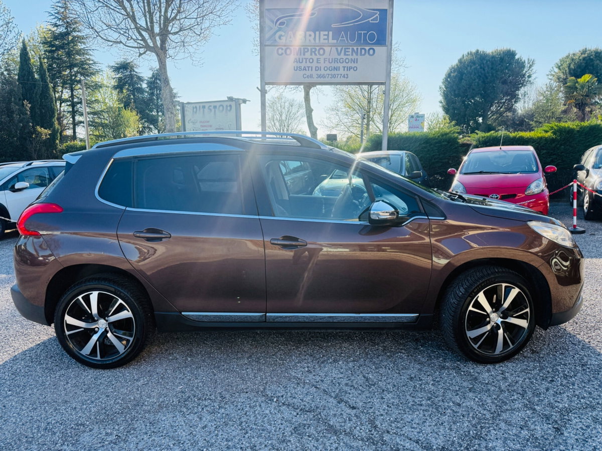 Peugeot 2008 e-HDi 115 CV Stop&Start Allure (8)