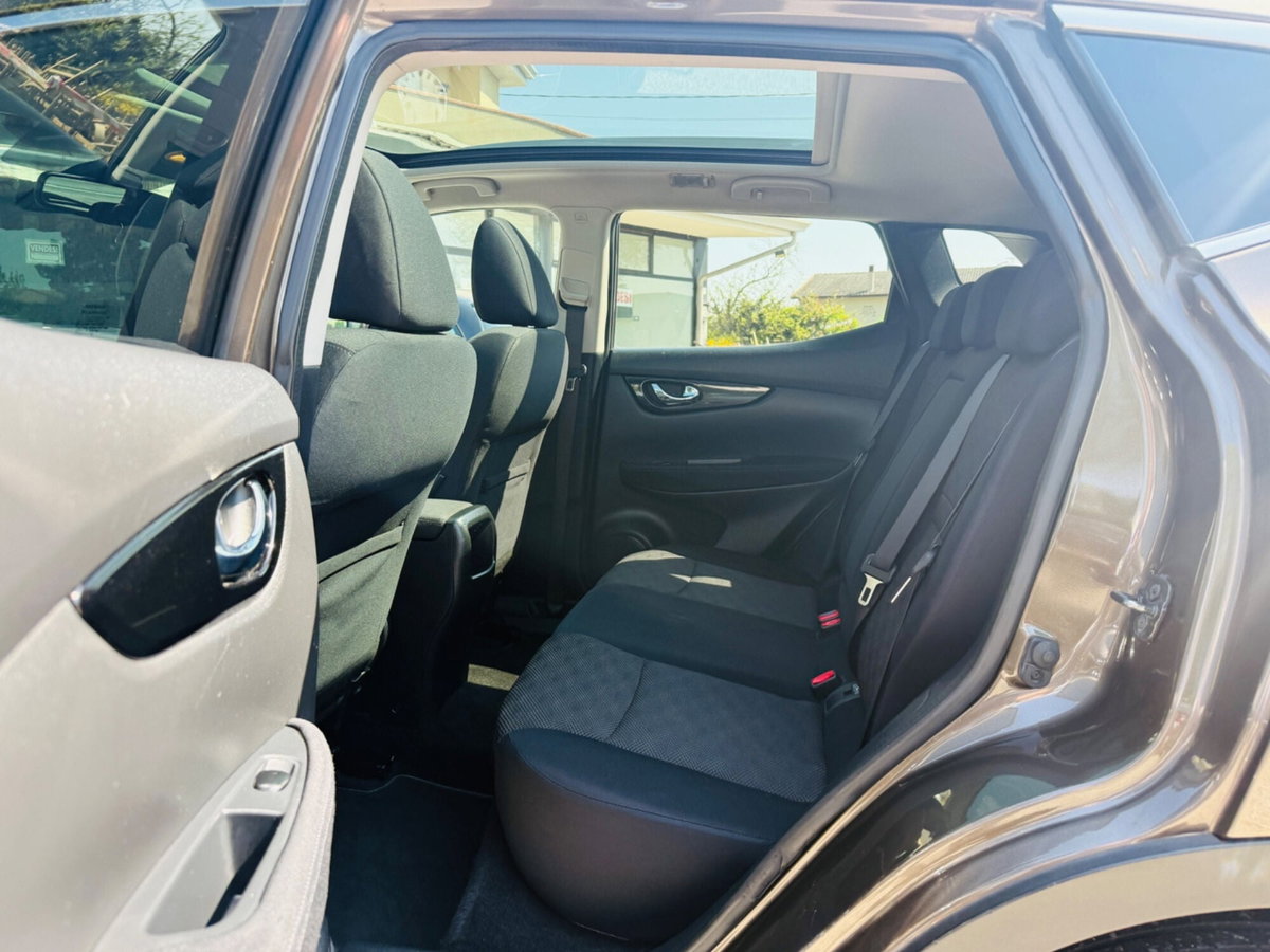 Nissan Qashqai 1.5 dCi Tekna (17)