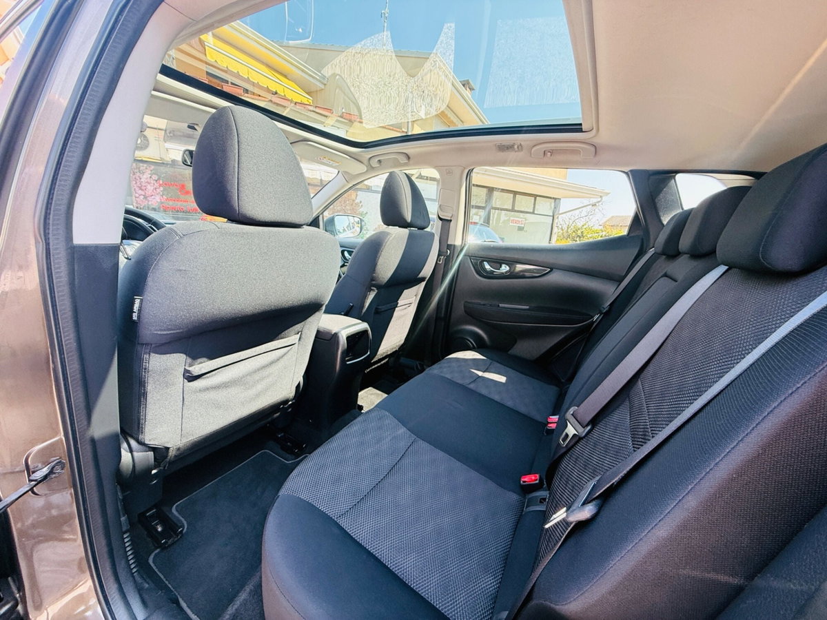 Nissan Qashqai 1.5 dCi Tekna (18)