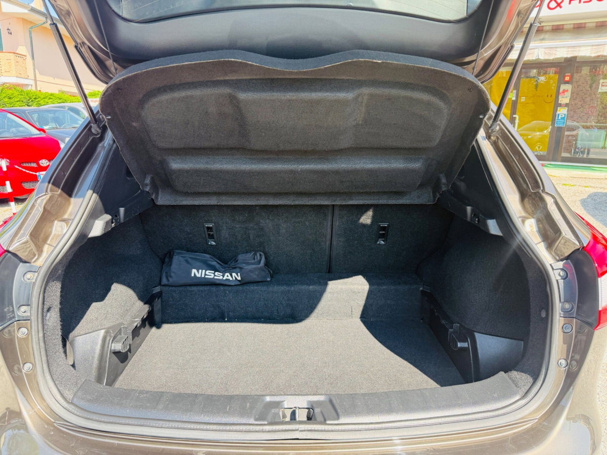 Nissan Qashqai 1.5 dCi Tekna (19)
