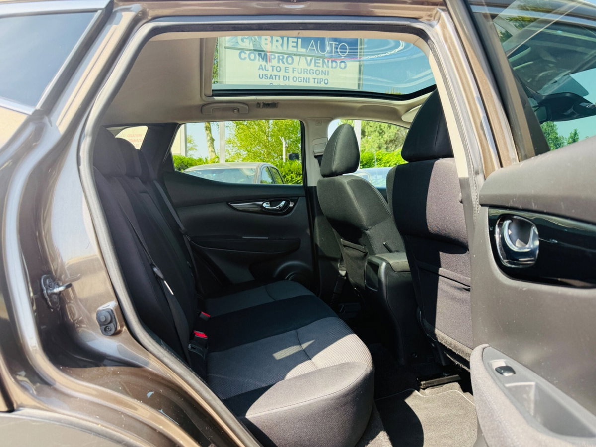 Nissan Qashqai 1.5 dCi Tekna (20)