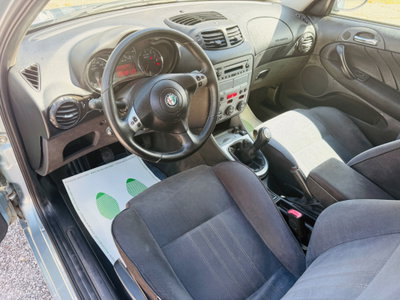 Alfa Romeo 147 1.6 16V TS (105) 3 porte Distinctive (13)