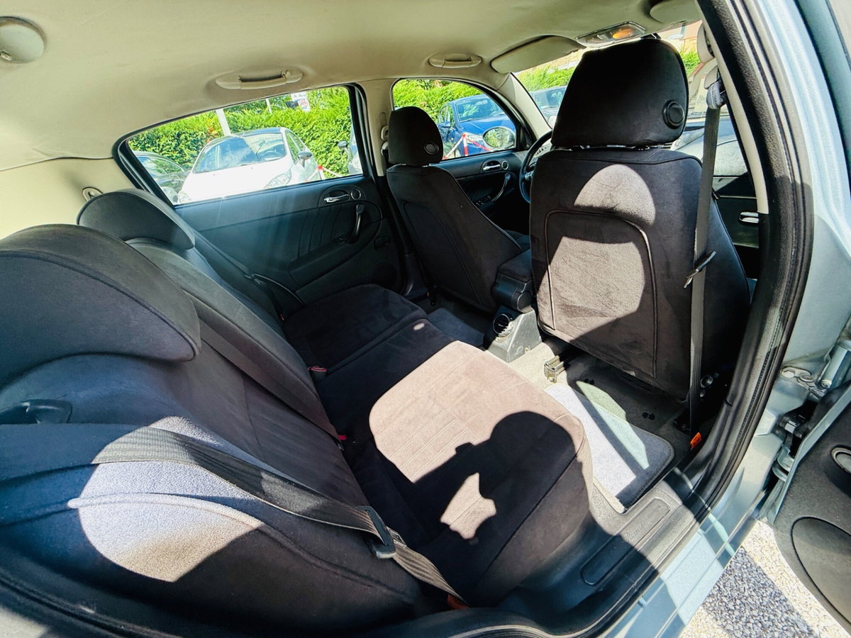 Alfa Romeo 147 1.6 16V TS (105) 3 porte Distinctive (20)