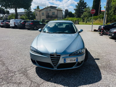 Alfa Romeo 147 1.6 16V TS (105) 3 porte Distinctive (8)