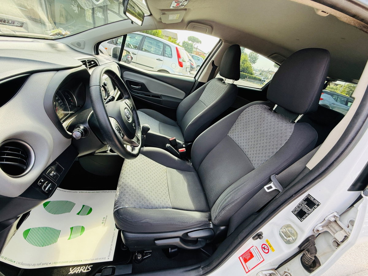 Toyota Yaris 1.D-4D 5 porte Active (11)