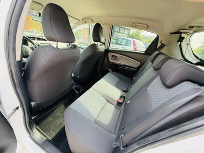Toyota Yaris 1.D-4D 5 porte Active (16)