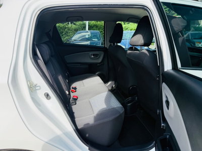 Toyota Yaris 1.D-4D 5 porte Active (18)
