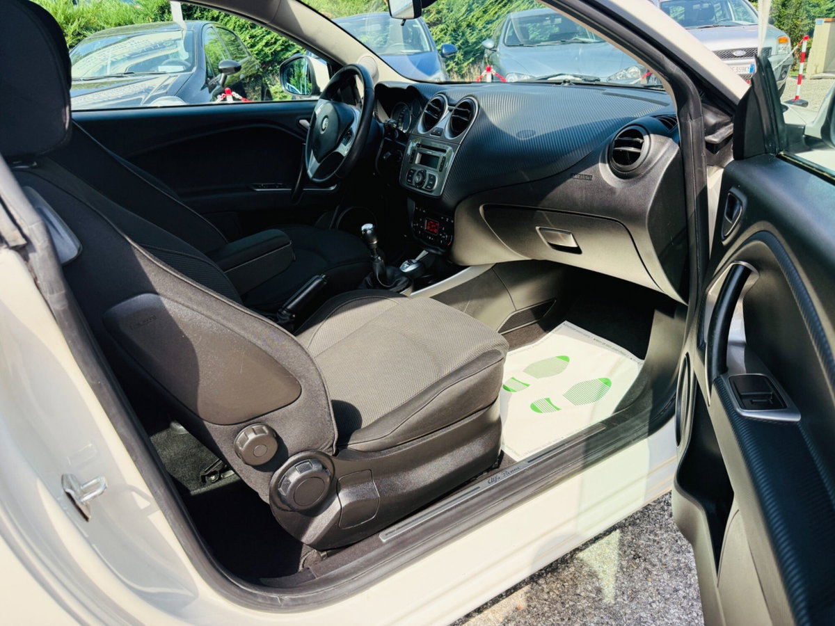 Alfa Romeo MiTo 1.4 78 CV Distinctive Premium Pack (17)