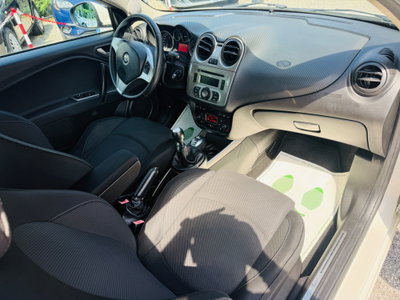 Alfa Romeo MiTo 1.4 78 CV Distinctive Premium Pack (19)