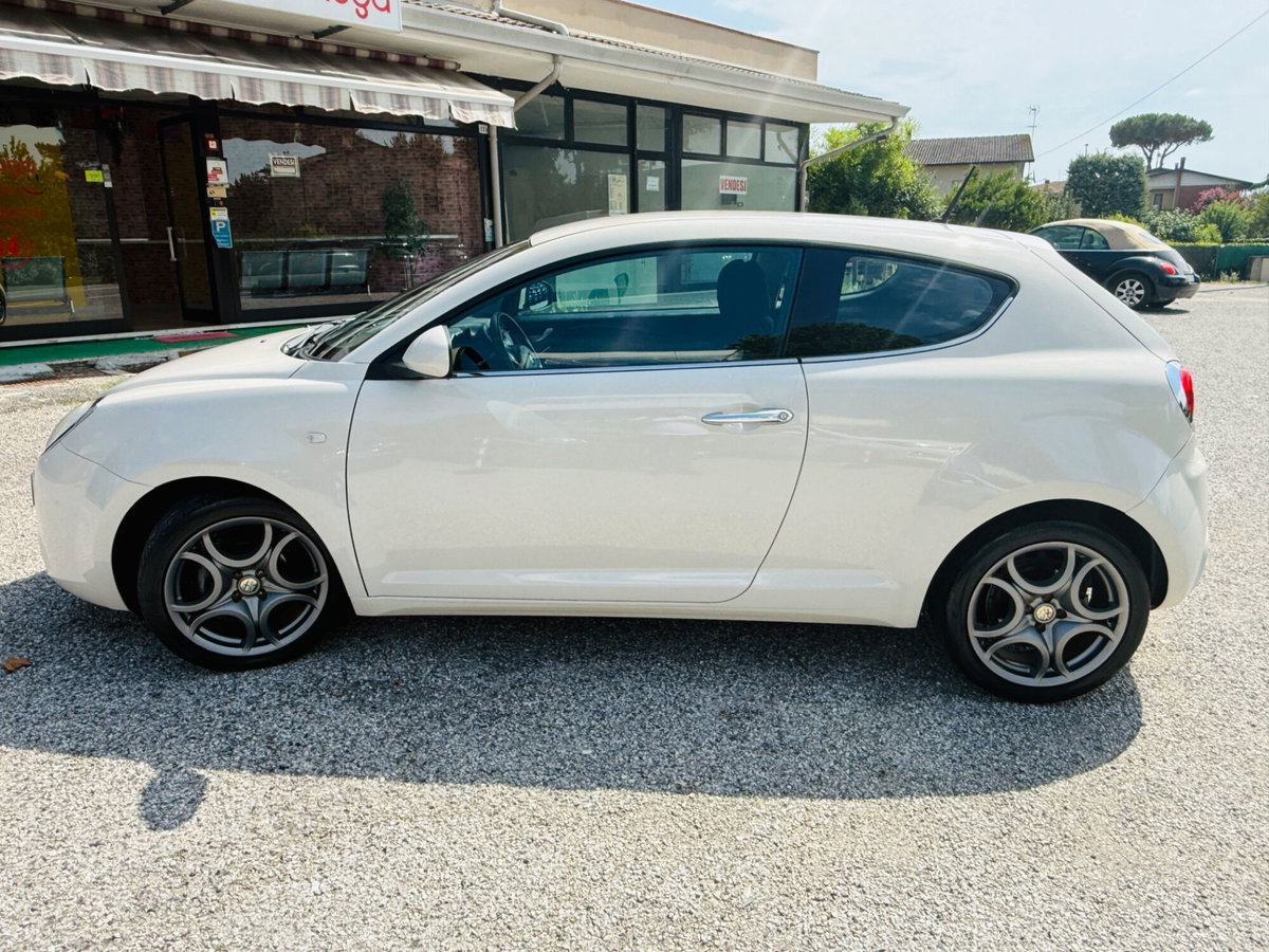 Alfa Romeo MiTo 1.4 78 CV Distinctive Premium Pack (4)