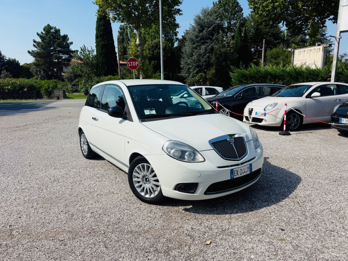 Lancia Ypsilon 1.2 69 CV Argento