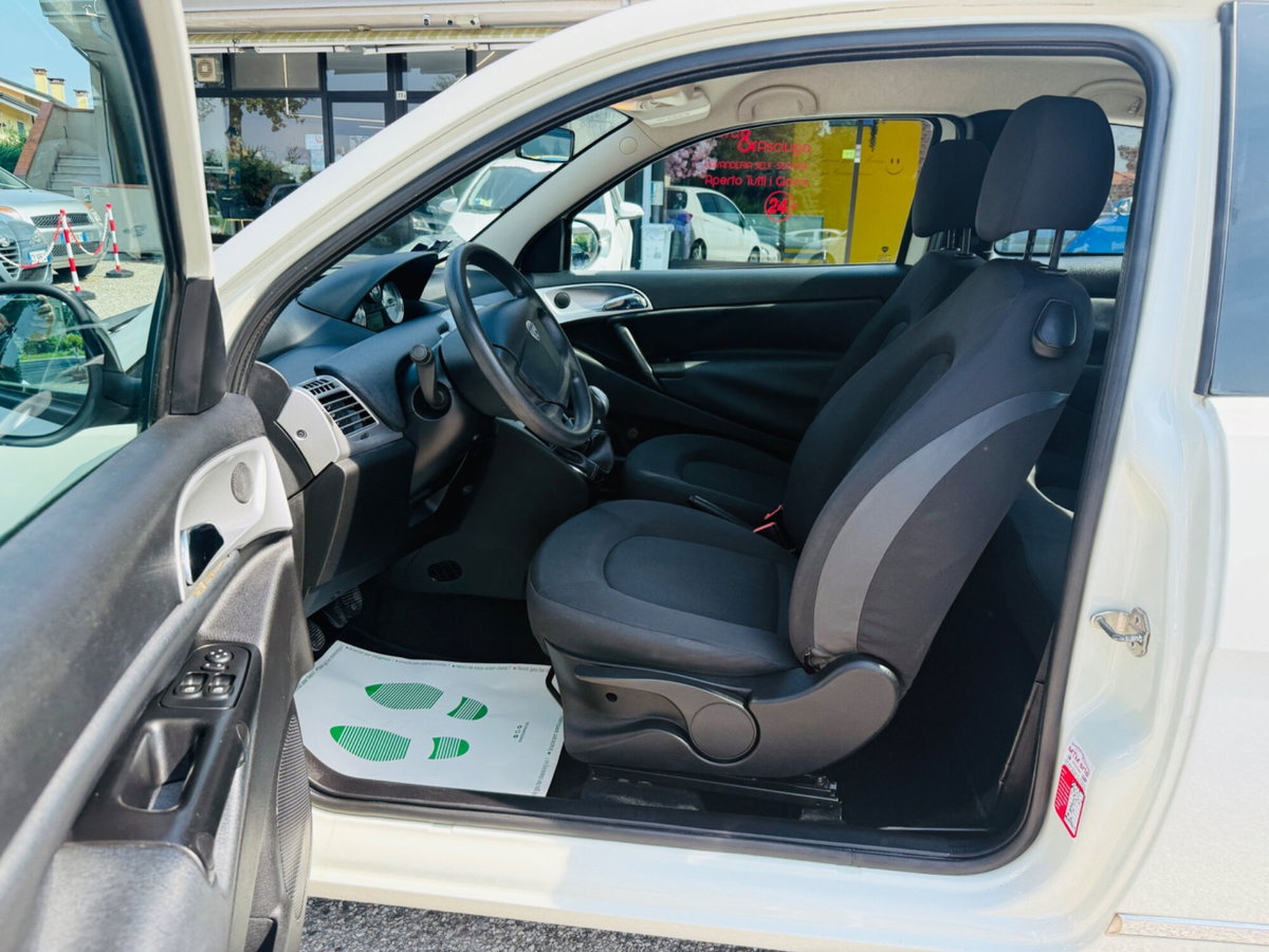 Lancia Ypsilon 1.2 69 CV Argento (10)