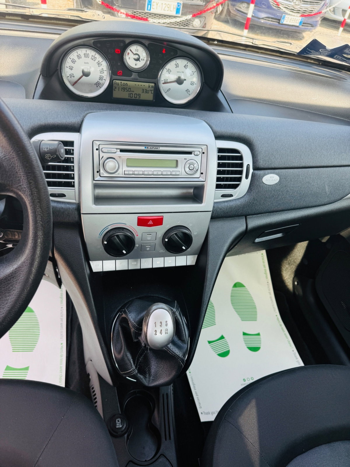 Lancia Ypsilon 1.2 69 CV Argento (14)