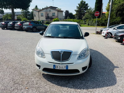 Lancia Ypsilon 1.2 69 CV Argento (2)