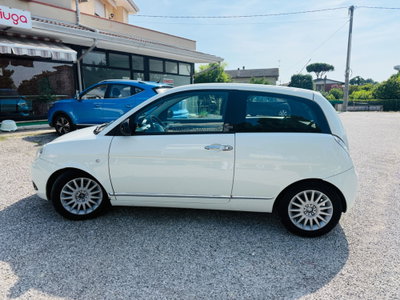 Lancia Ypsilon 1.2 69 CV Argento (4)