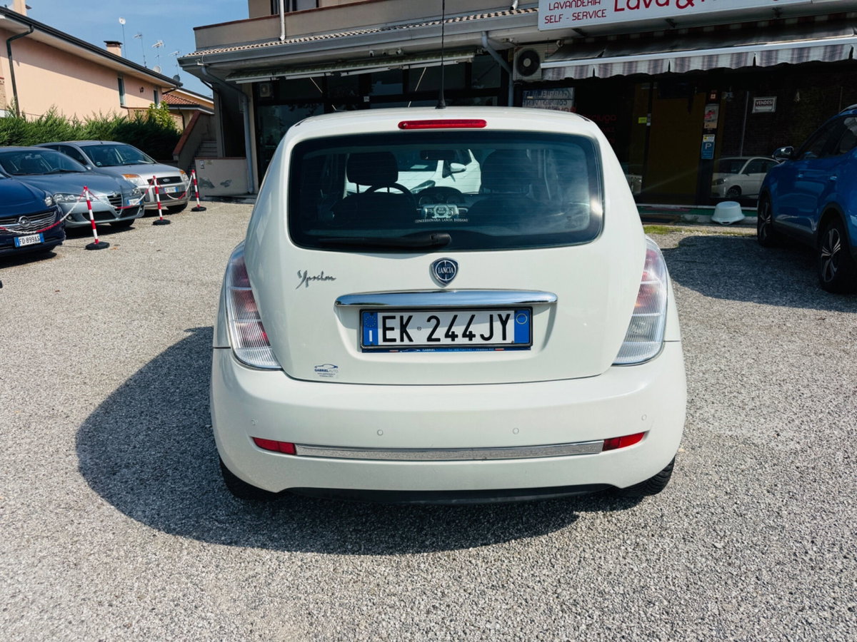 Lancia Ypsilon 1.2 69 CV Argento (6)