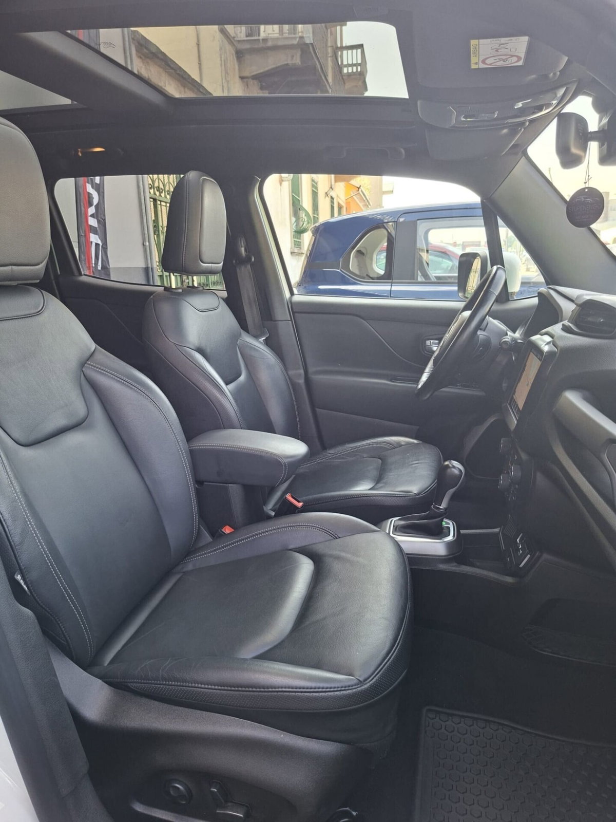 Jeep Renegade 1.3 T4 DDCT S (3)