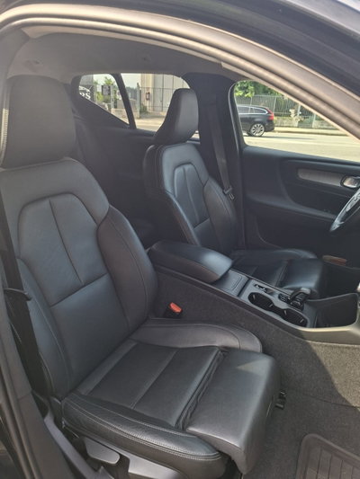 Volvo XC40 B3 automatico Core N1 (12)