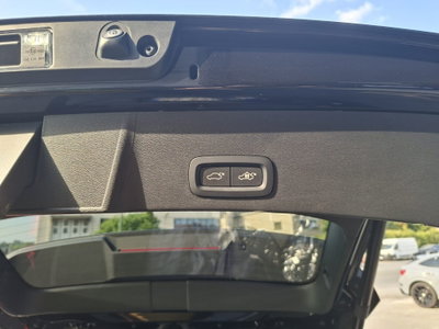 Volvo XC40 B3 automatico Core N1 (17)