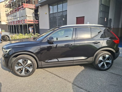 Volvo XC40 B3 automatico Core N1 (2)