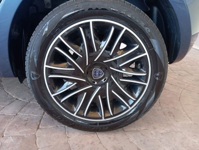 Lancia Ypsilon 1.0 FireFly 5 porte S&S Hybrid Silver Plus (10)