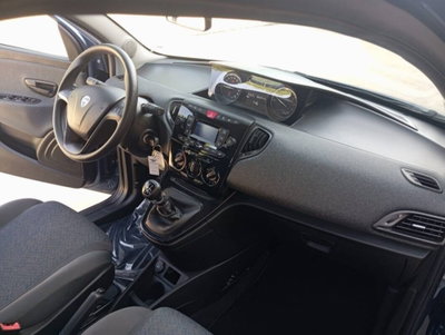 Lancia Ypsilon 1.0 FireFly 5 porte S&S Hybrid Silver Plus (17)