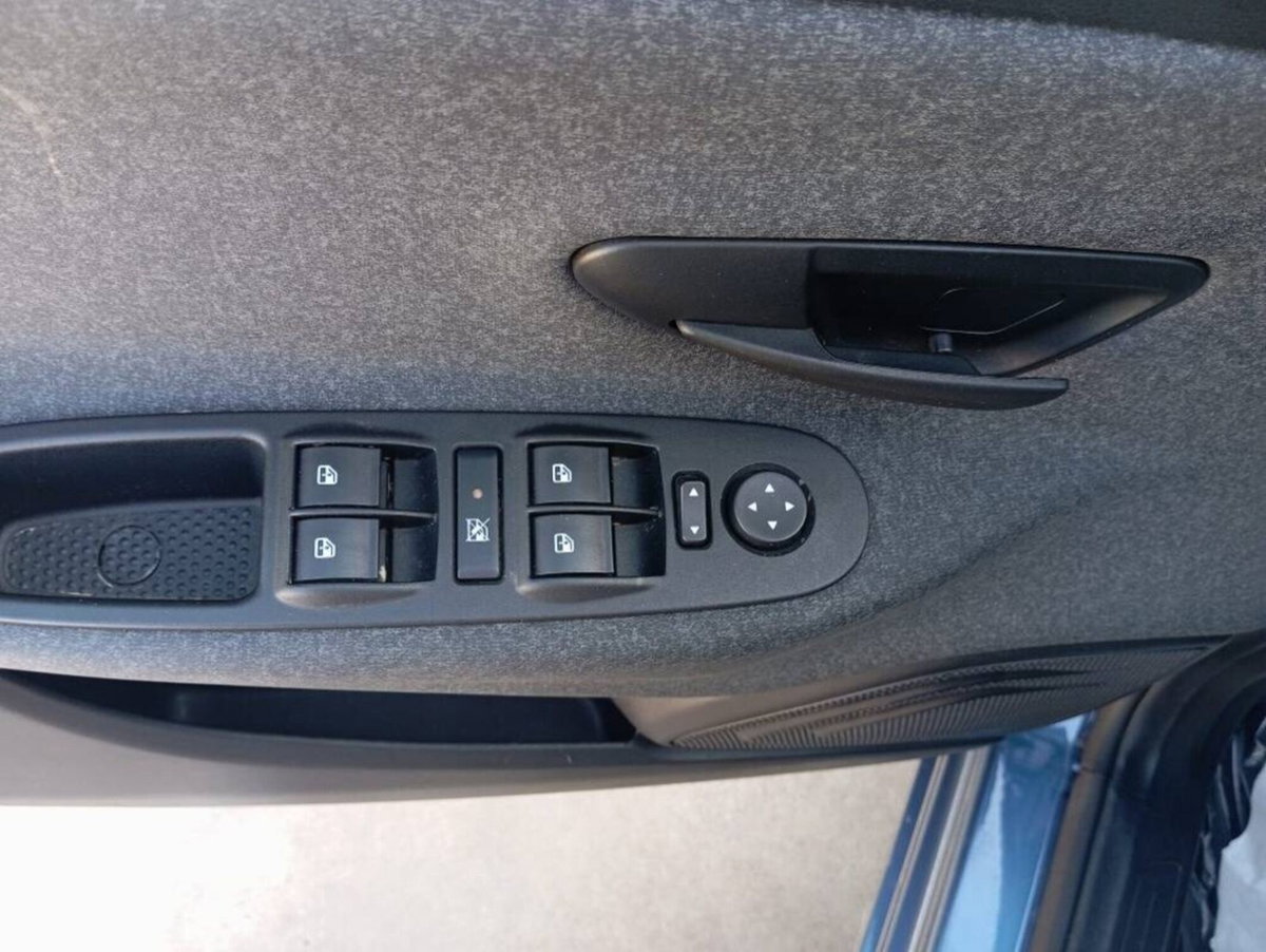 Lancia Ypsilon 1.0 FireFly 5 porte S&S Hybrid Silver Plus (20)