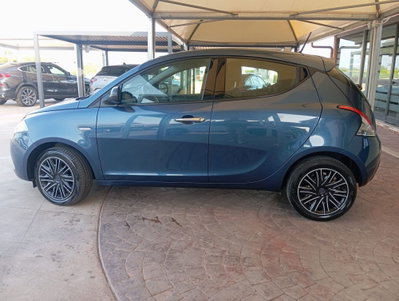 Lancia Ypsilon 1.0 FireFly 5 porte S&S Hybrid Silver Plus (3)