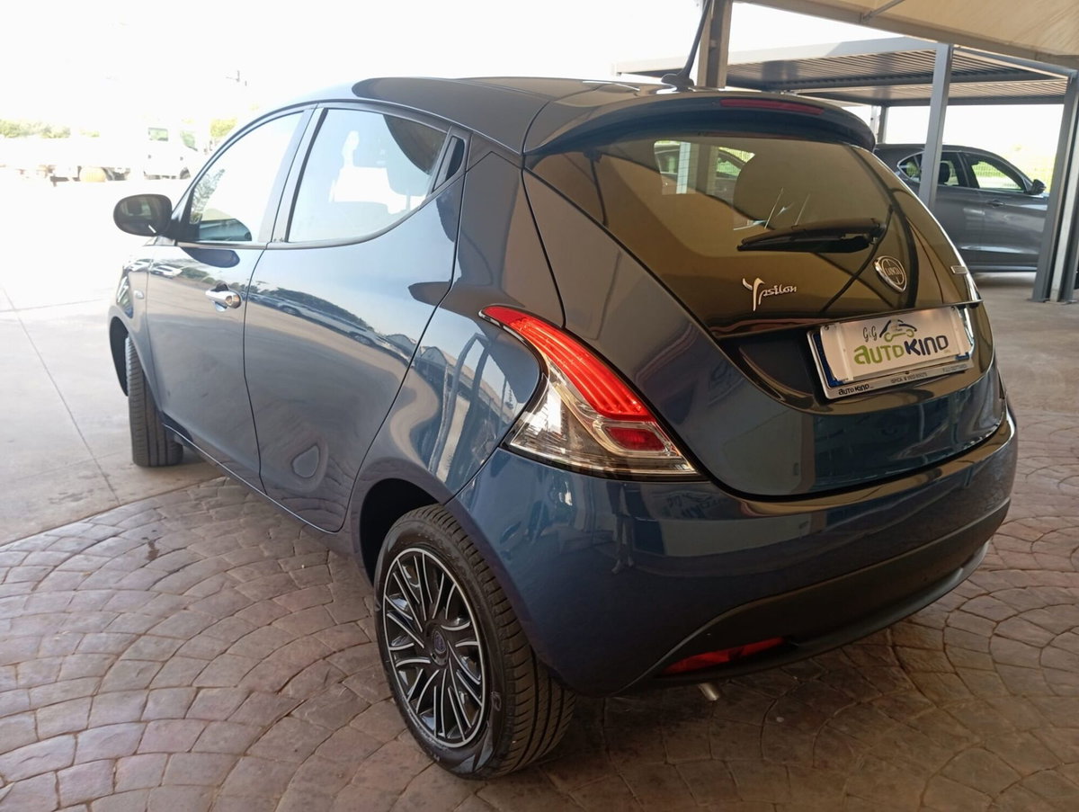 Lancia Ypsilon 1.0 FireFly 5 porte S&S Hybrid Silver Plus (5)