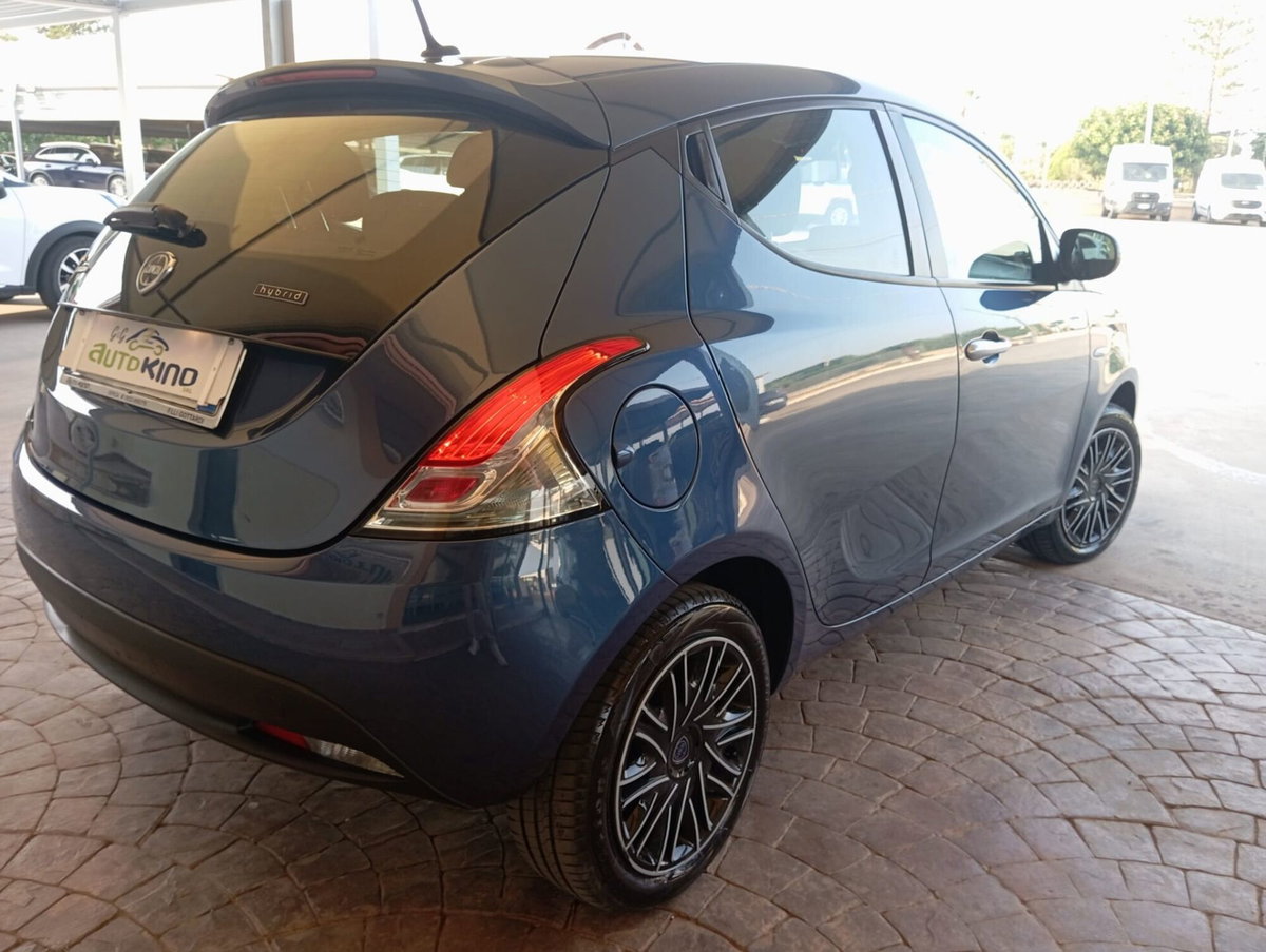 Lancia Ypsilon 1.0 FireFly 5 porte S&S Hybrid Silver Plus (7)