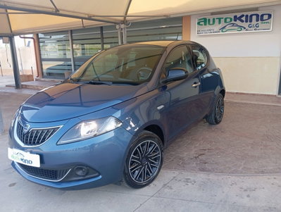Lancia Ypsilon 1.0 FireFly 5 porte S&S Hybrid Silver Plus (9)
