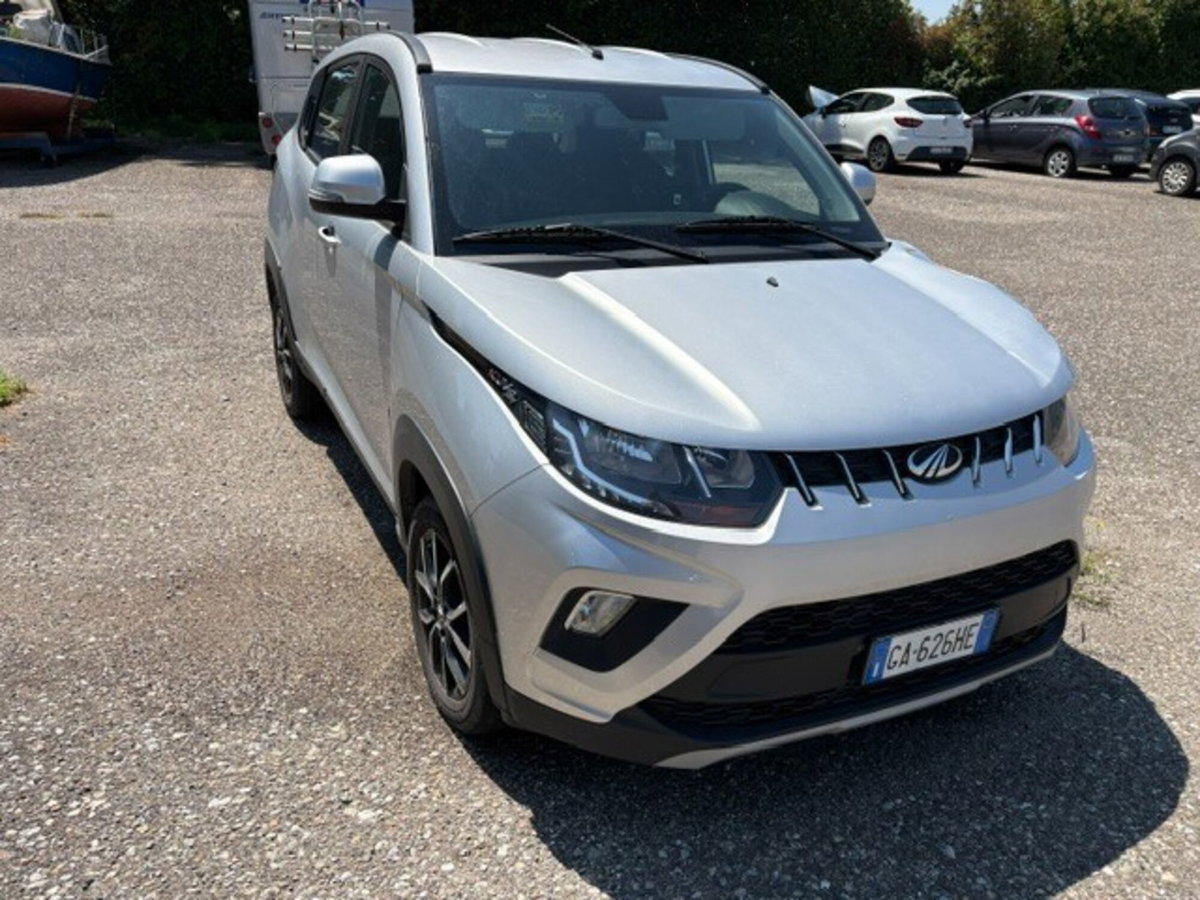 Mahindra KUV100 1.2 K8 (11)