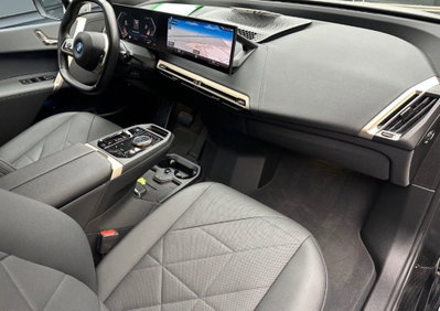 BMW iX xdrive50 pacchetto sportivo (10)