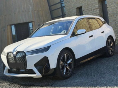 BMW iX xdrive50 pacchetto sportivo (2)