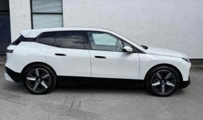 BMW iX xdrive50 pacchetto sportivo (3)