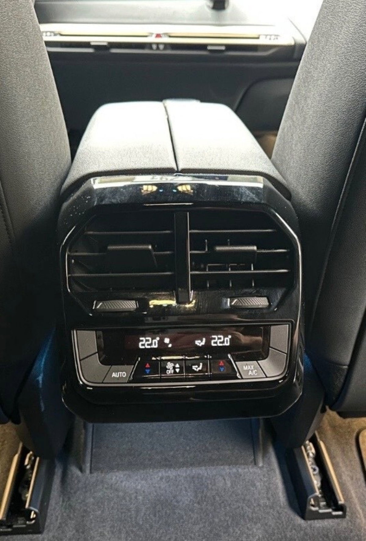 BMW iX xdrive50 pacchetto sportivo (7)