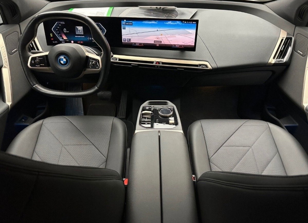 BMW iX xdrive50 pacchetto sportivo (9)