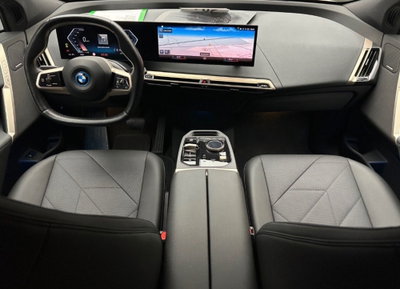 BMW iX xdrive50 pacchetto sportivo (9)