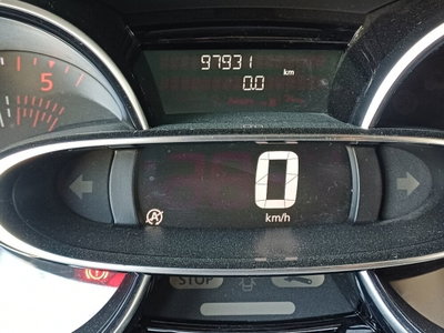 Renault Clio dCi 8V 75 CV 5 porte Moschino Zen (11)
