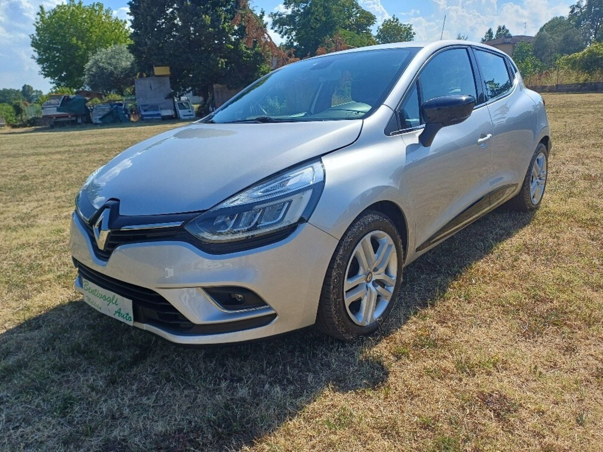 Renault Clio dCi 8V 75 CV 5 porte Moschino Zen (2)