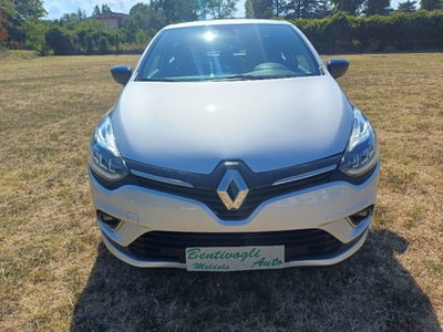 Renault Clio dCi 8V 75 CV 5 porte Moschino Zen (4)