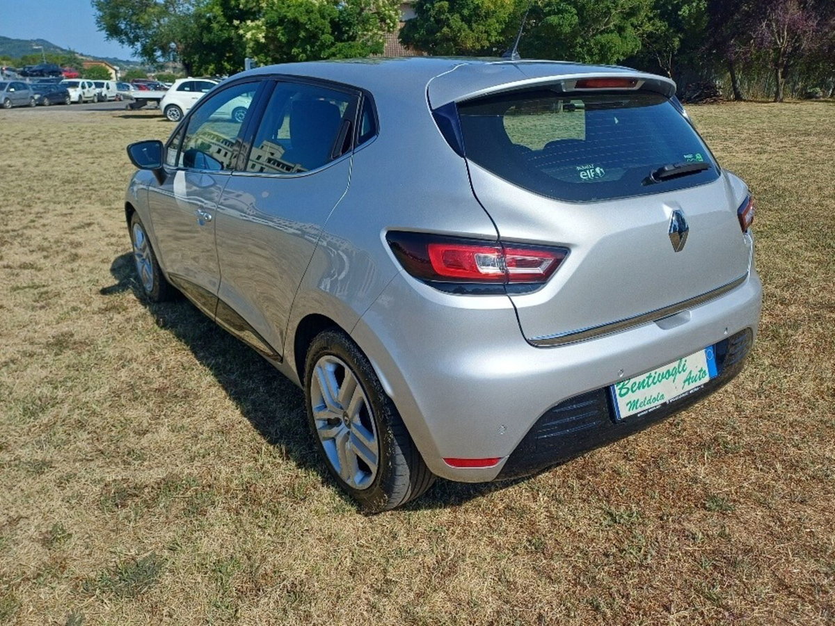 Renault Clio dCi 8V 75 CV 5 porte Moschino Zen (6)