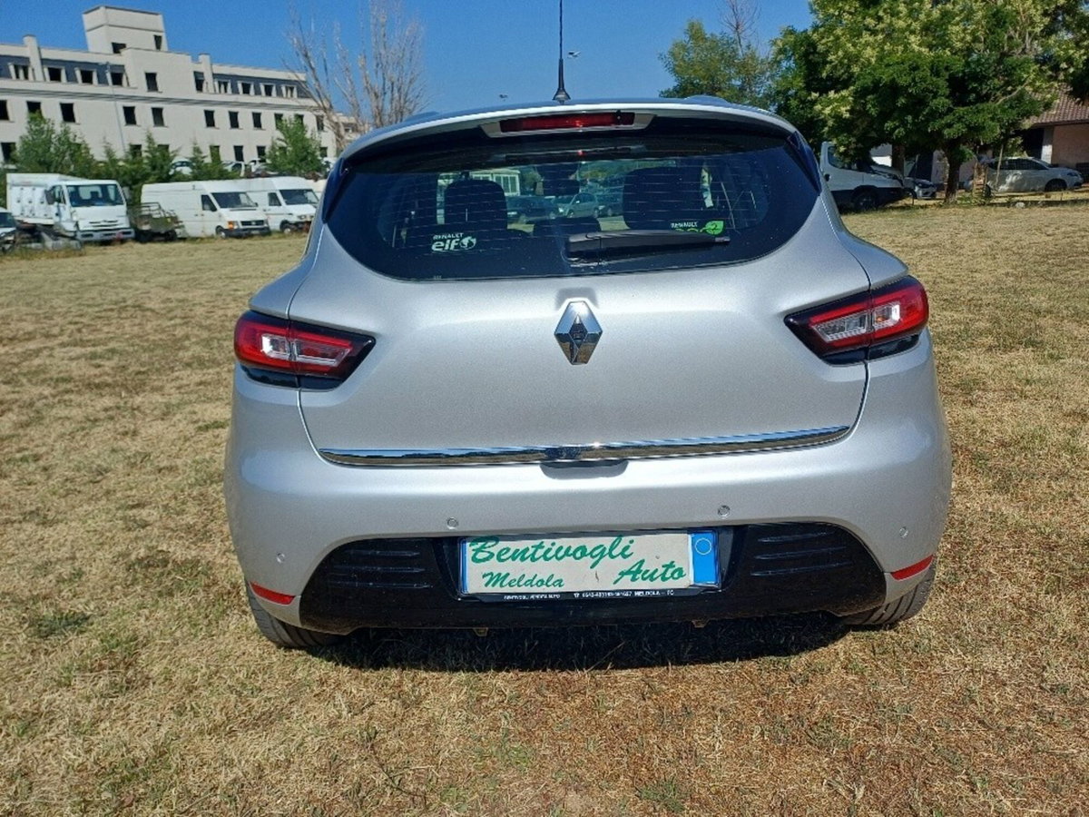 Renault Clio dCi 8V 75 CV 5 porte Moschino Zen (7)