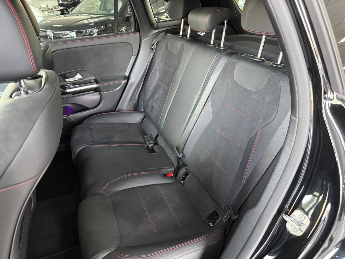 Mercedes-Benz GLA SUV 200 d Automatic Premium (10)