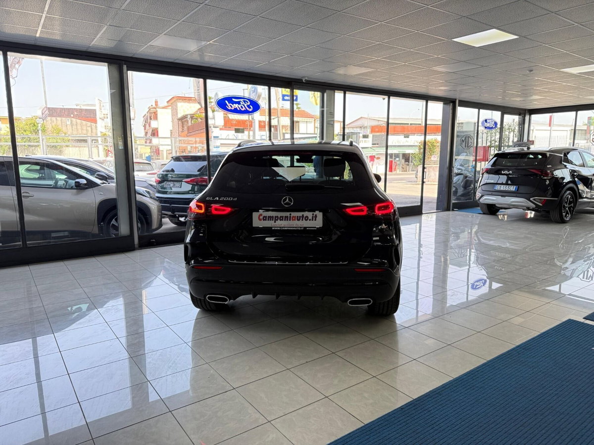Mercedes-Benz GLA SUV 200 d Automatic Premium (8)