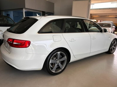 Audi A4 Avant 2.0 TDI 177CV mult. Business (14)