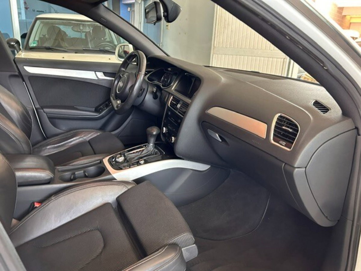 Audi A4 Avant 2.0 TDI 177CV mult. Business (9)