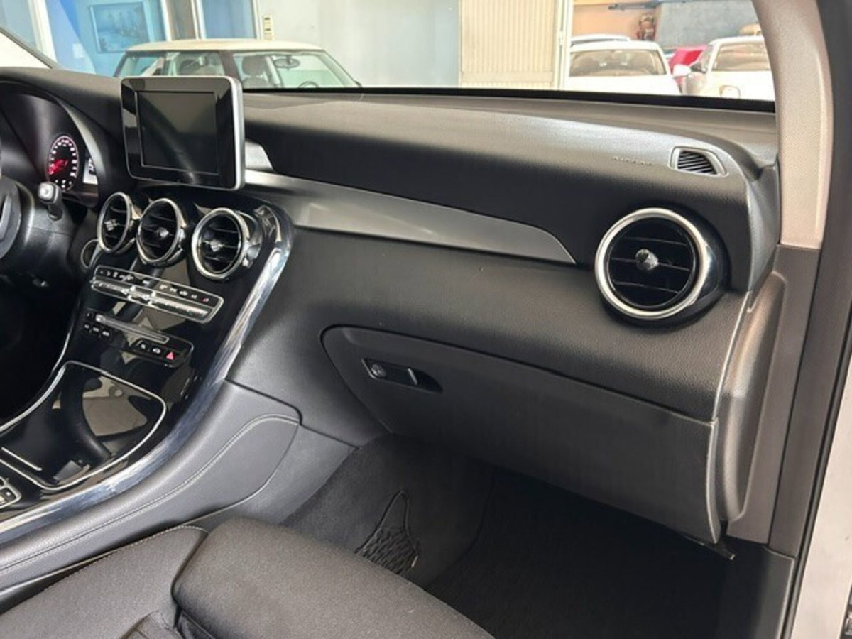 Mercedes-Benz GLC Coupé 220 d 4Matic Coupé Executive (17)