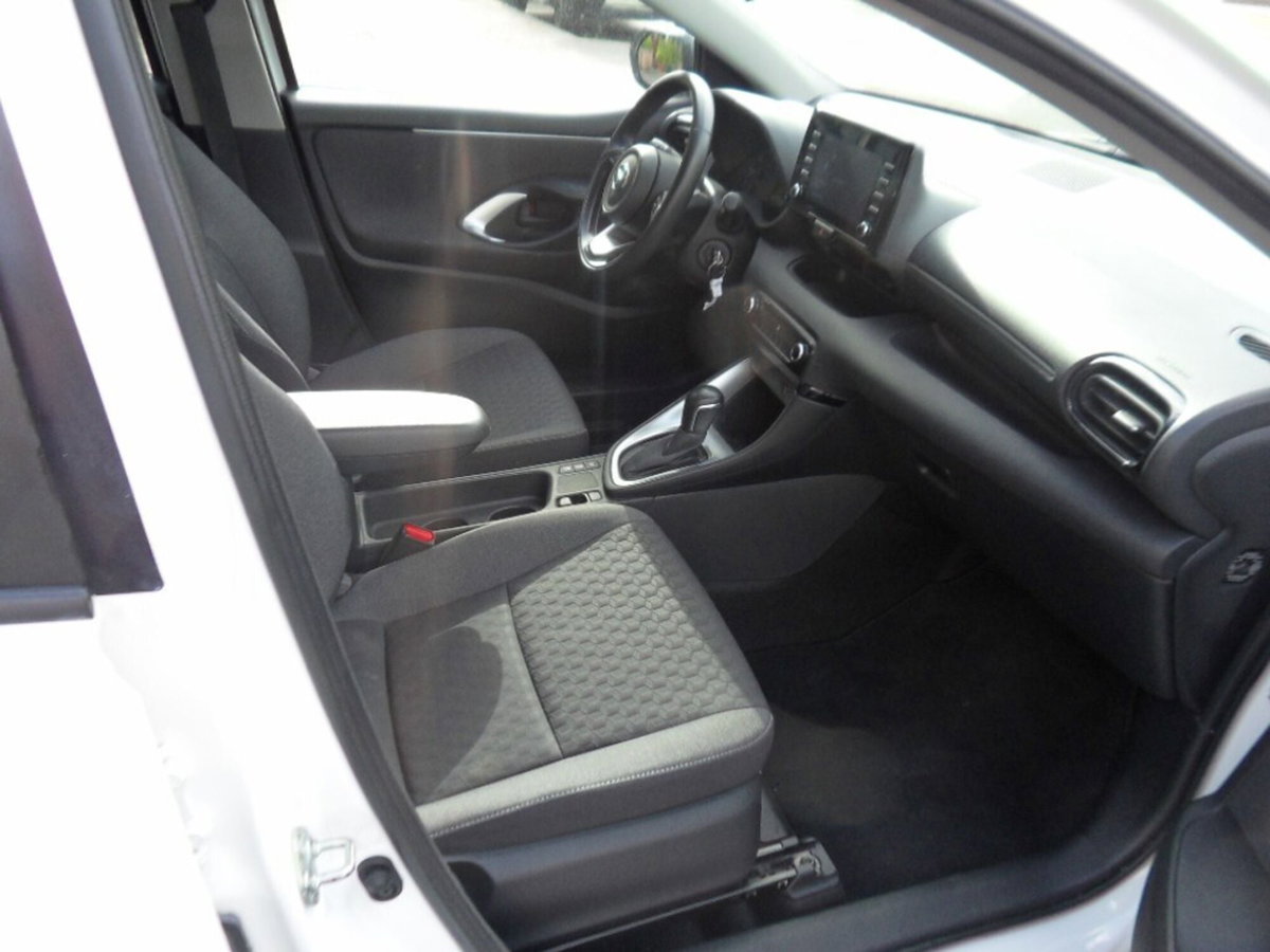 Toyota Yaris 1.5 Hybrid 5 porte Active (11)
